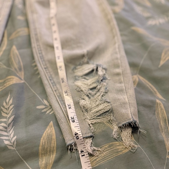 Maurices Light Blue Distressed Skinny Denim Jeans Size Regular XL - Picture 11 of 11